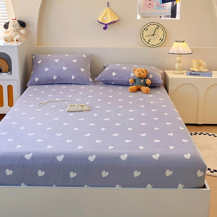 91家纺网 家纺一手货源 找家纺 艾橙家纺 2025秋冬新款高克重牛奶绒印花床笠单品床笠床笠单件 心心相印-灰