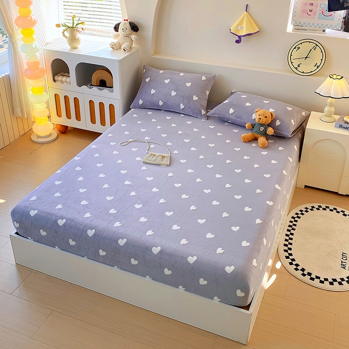 91家纺网 家纺一手货源 找家纺 艾橙家纺 2025秋冬新款高克重牛奶绒印花床笠单品床笠床笠单件 心心相印-灰