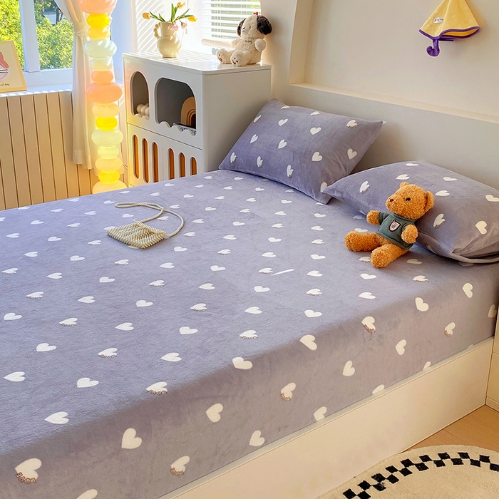 91家纺网 家纺一手货源 找家纺 艾橙家纺 2025秋冬新款高克重牛奶绒印花床笠单品床笠床笠单件 心心相印-灰