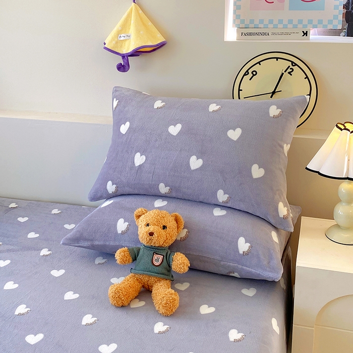 91家纺网 家纺一手货源 找家纺 艾橙家纺 2025秋冬新款高克重牛奶绒印花床笠单品床笠床笠单件 心心相印-灰