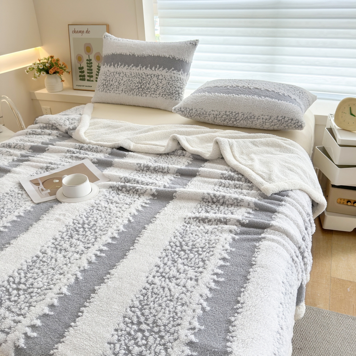 91家纺网 家纺一手货源 找家纺 畅畅家纺 2025新款加厚羊羔绒阳离子双层盖毯舒棉绒毛毯春秋冬夏盖毯 拉斐尔-浅灰