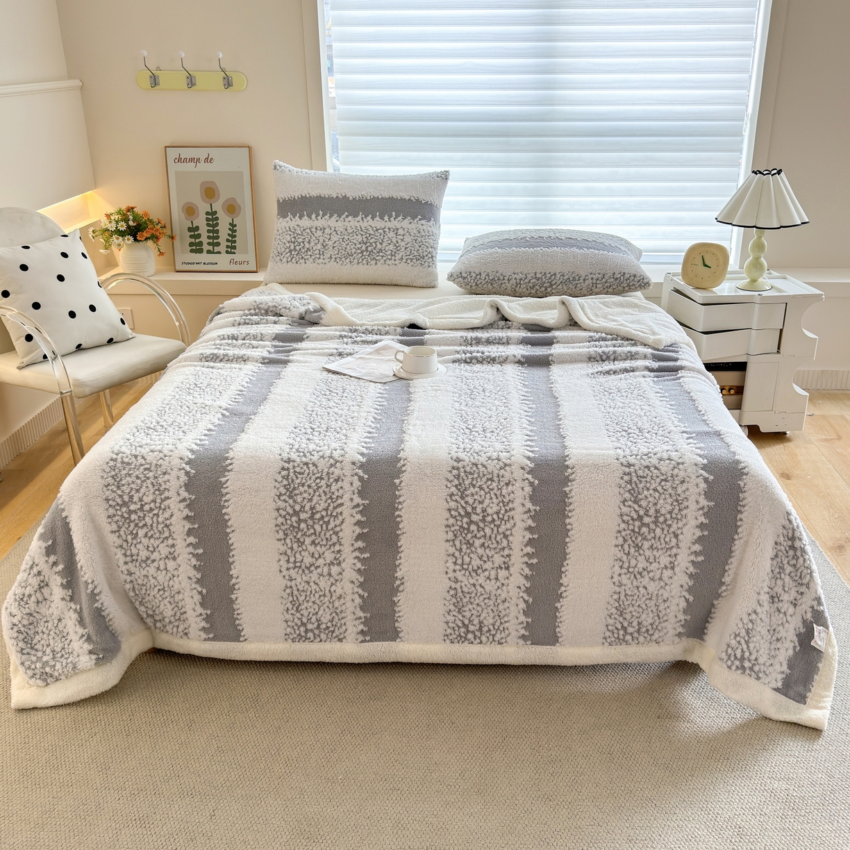 91家纺网 家纺一手货源 找家纺 畅畅家纺 2025新款加厚羊羔绒阳离子双层盖毯舒棉绒毛毯春秋冬夏盖毯 拉斐尔-浅灰
