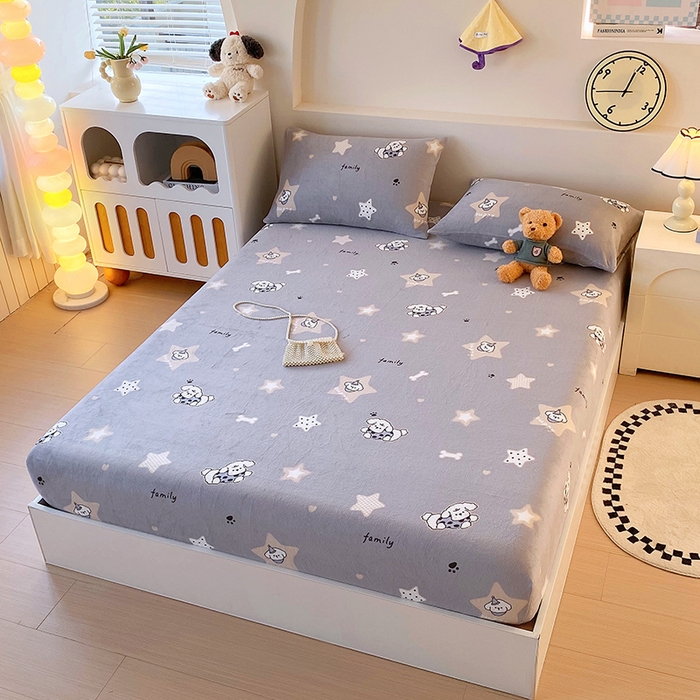 91家纺网 家纺一手货源 找家纺 艾橙家纺 2025秋冬新款高克重牛奶绒印花床笠单品床笠床笠单件 星际宝贝