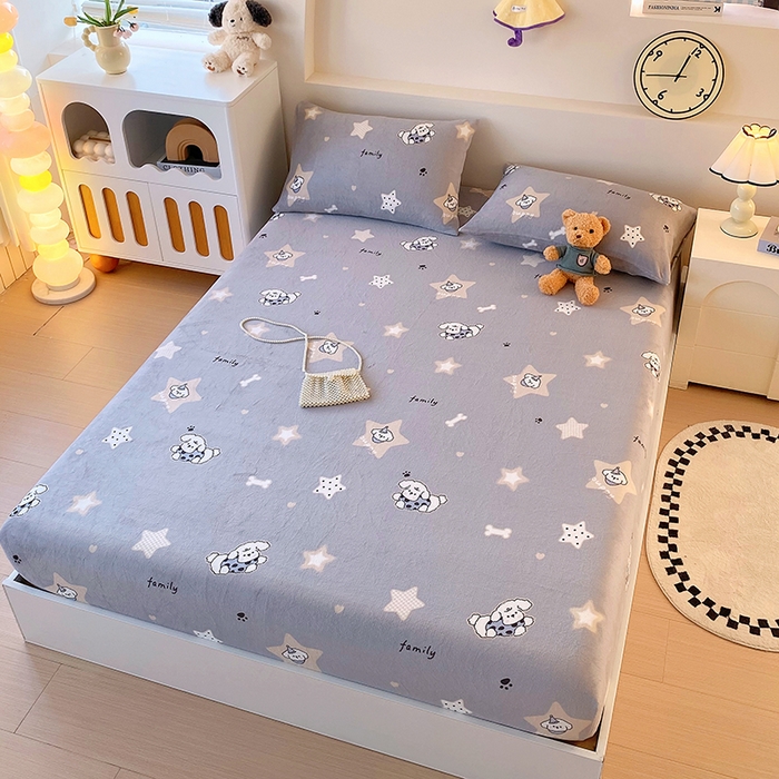 91家纺网 家纺一手货源 找家纺 艾橙家纺 2025秋冬新款高克重牛奶绒印花床笠单品床笠床笠单件 星际宝贝