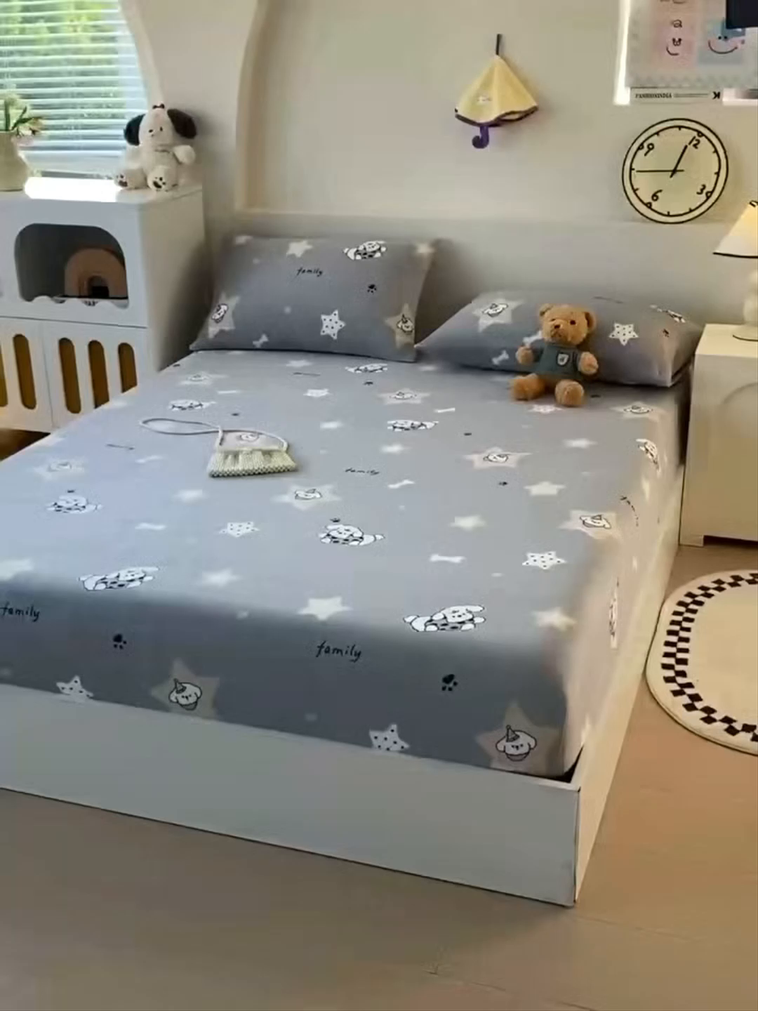 91家纺网 家纺一手货源 找家纺 艾橙家纺 2025秋冬新款高克重牛奶绒印花床笠单品床笠床笠单件 星际宝贝