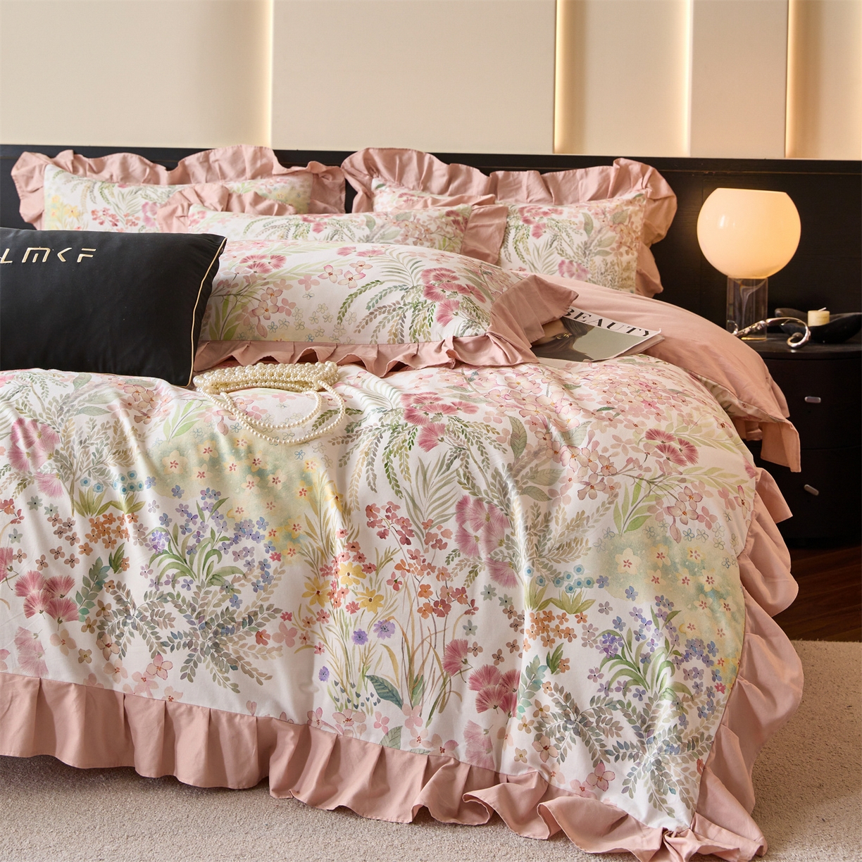 91家纺网 家纺一手货源 找家纺 蓝米卡夫 2025秋冬-全棉60支磨毛数码印花-花边款（礼盒包装）提供买家秀 阿勒泰花海