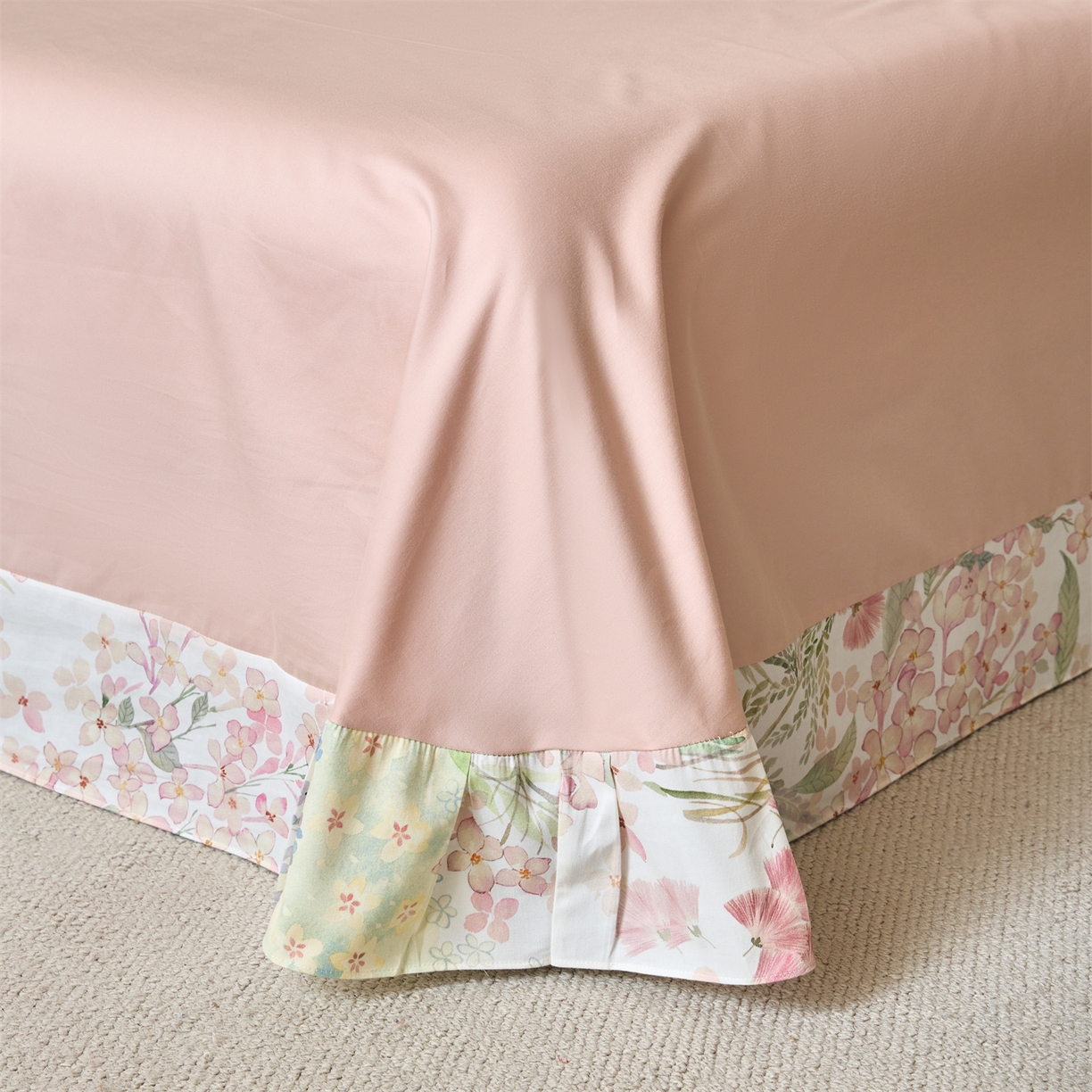 91家纺网 家纺一手货源 找家纺 蓝米卡夫 2025秋冬-全棉60支磨毛数码印花-花边款（礼盒包装）提供买家秀 阿勒泰花海