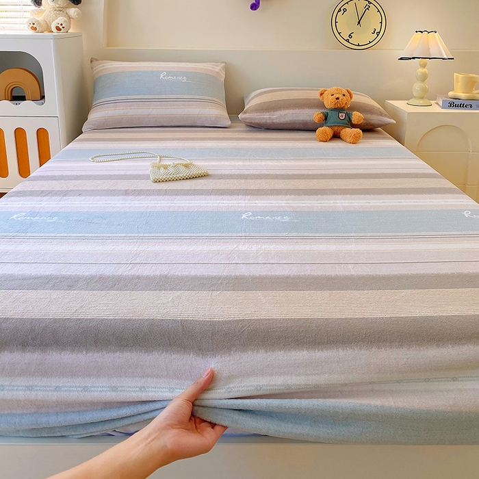 91家纺网 家纺一手货源 找家纺 艾橙家纺 2025秋冬新款高克重牛奶绒印花床笠单品床笠床笠单件 英伦之旅-兰