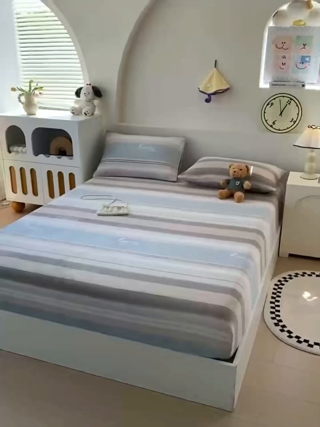 91家纺网 家纺一手货源 找家纺 艾橙家纺 2025秋冬新款高克重牛奶绒印花床笠单品床笠床笠单件 英伦之旅-兰