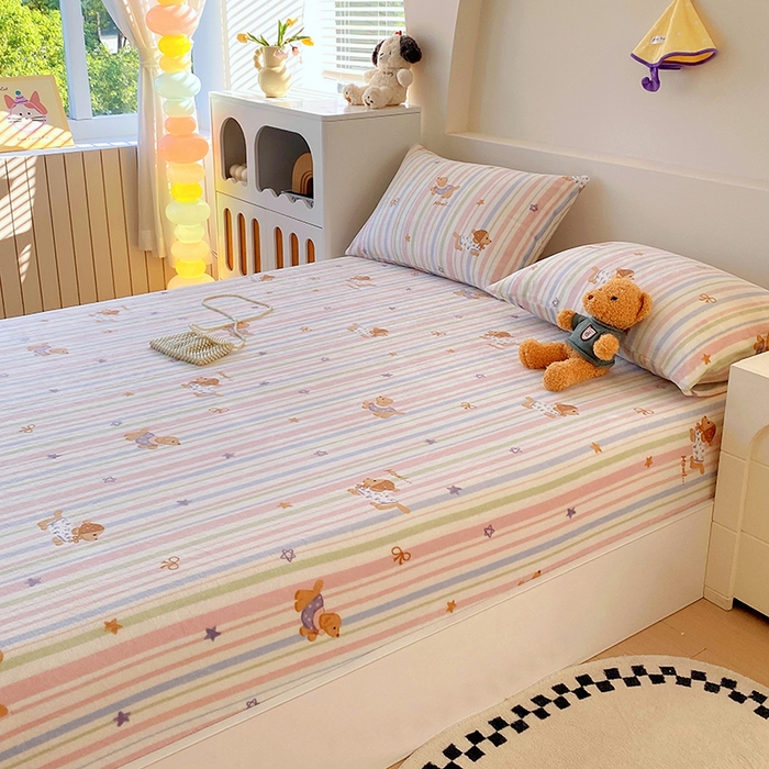 91家纺网 家纺一手货源 找家纺 艾橙家纺 2025秋冬新款高克重牛奶绒印花床笠单品床笠床笠单件 悦动萌宠