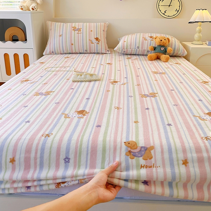 91家纺网 家纺一手货源 找家纺 艾橙家纺 2025秋冬新款高克重牛奶绒印花床笠单品床笠床笠单件 悦动萌宠