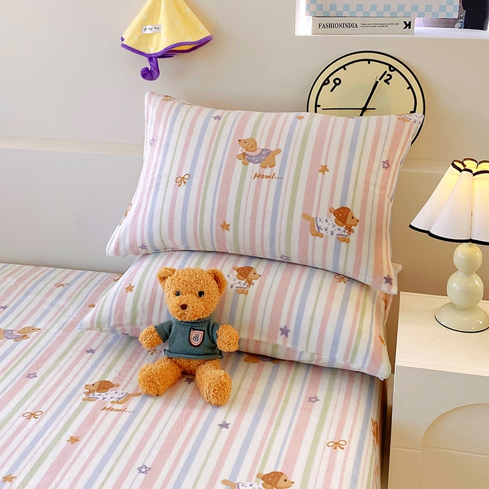 91家纺网 家纺一手货源 找家纺 艾橙家纺 2025秋冬新款高克重牛奶绒印花床笠单品床笠床笠单件 悦动萌宠