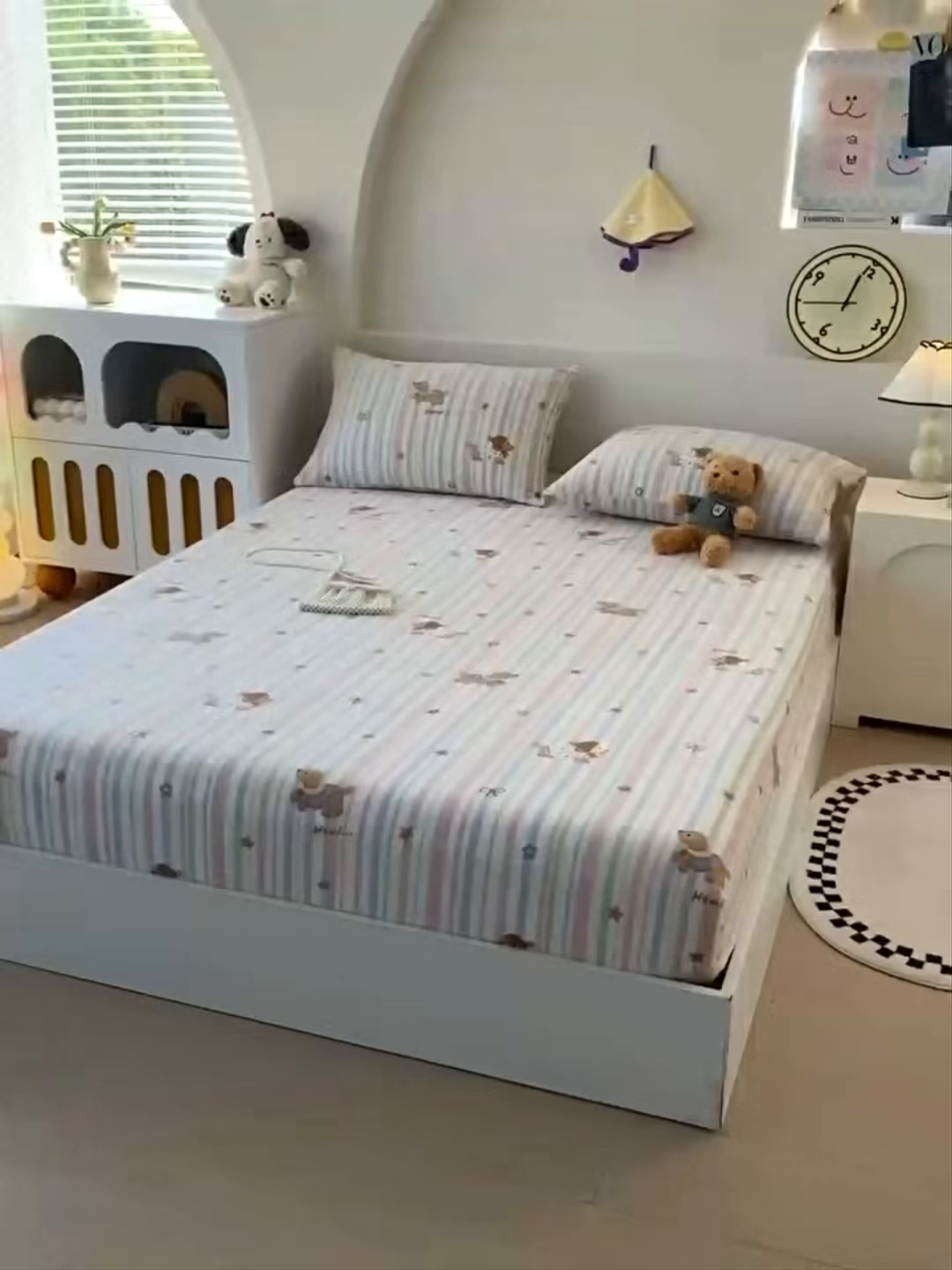 91家纺网 家纺一手货源 找家纺 艾橙家纺 2025秋冬新款高克重牛奶绒印花床笠单品床笠床笠单件 悦动萌宠