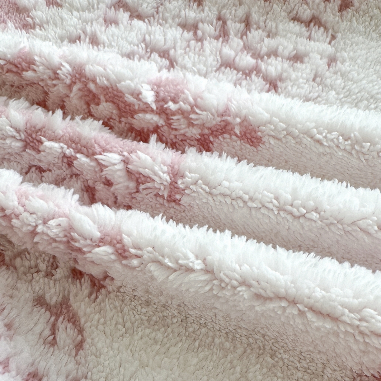 91家纺网 家纺一手货源 找家纺 畅畅家纺 2025新款加厚羊羔绒阳离子双层盖毯舒棉绒毛毯春秋冬夏盖毯 拉斐尔-桃粉