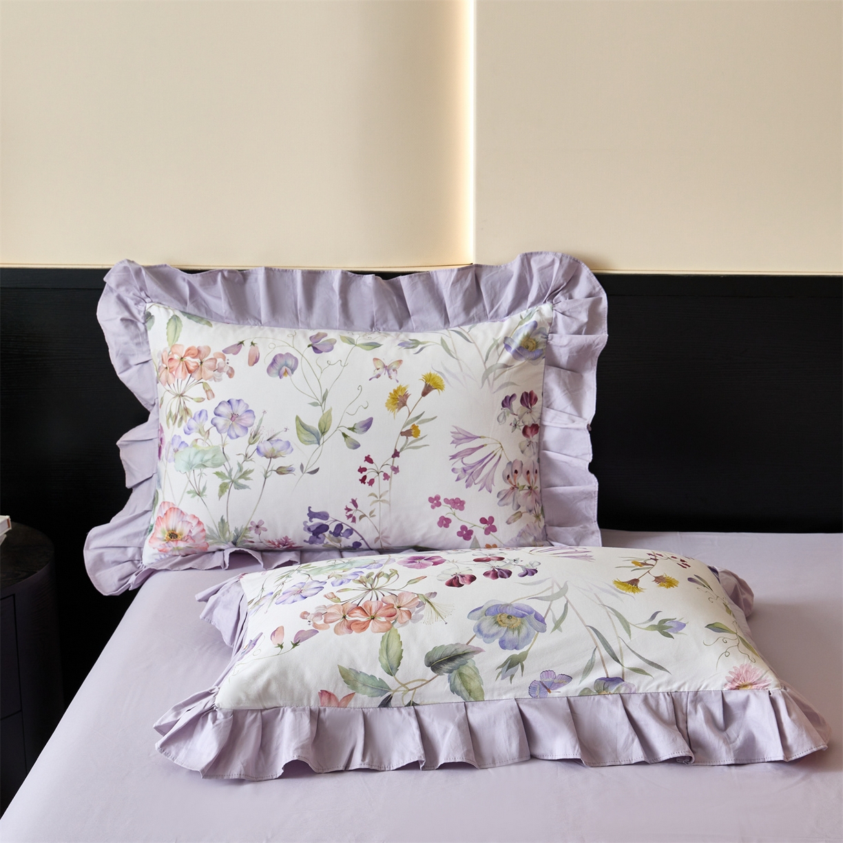 91家纺网 家纺一手货源 找家纺 蓝米卡夫 2025秋冬-全棉60支磨毛数码印花-花边款（礼盒包装）提供买家秀 琉璃紫韵