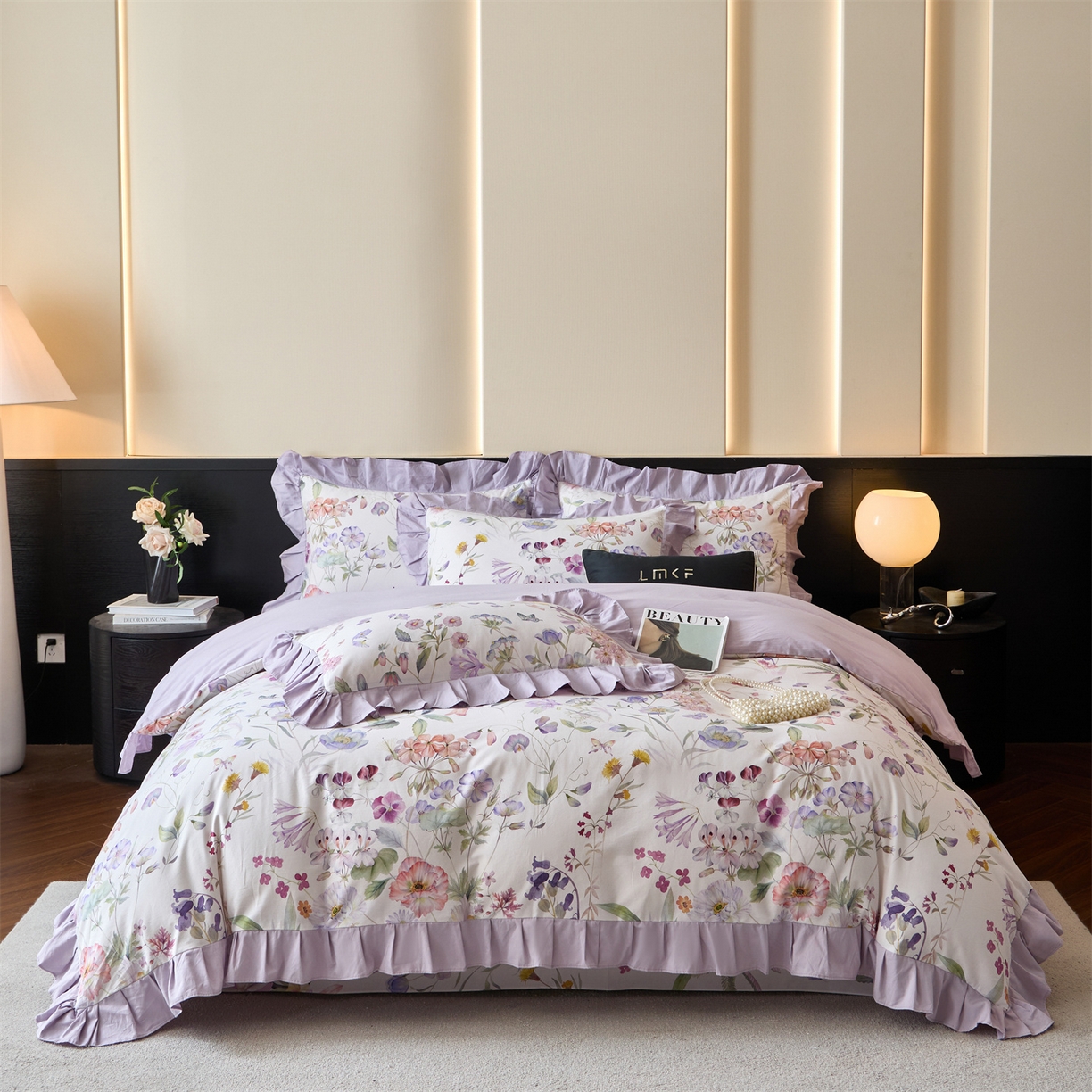 91家纺网 家纺一手货源 找家纺 蓝米卡夫 2025秋冬-全棉60支磨毛数码印花-花边款（礼盒包装）提供买家秀 琉璃紫韵