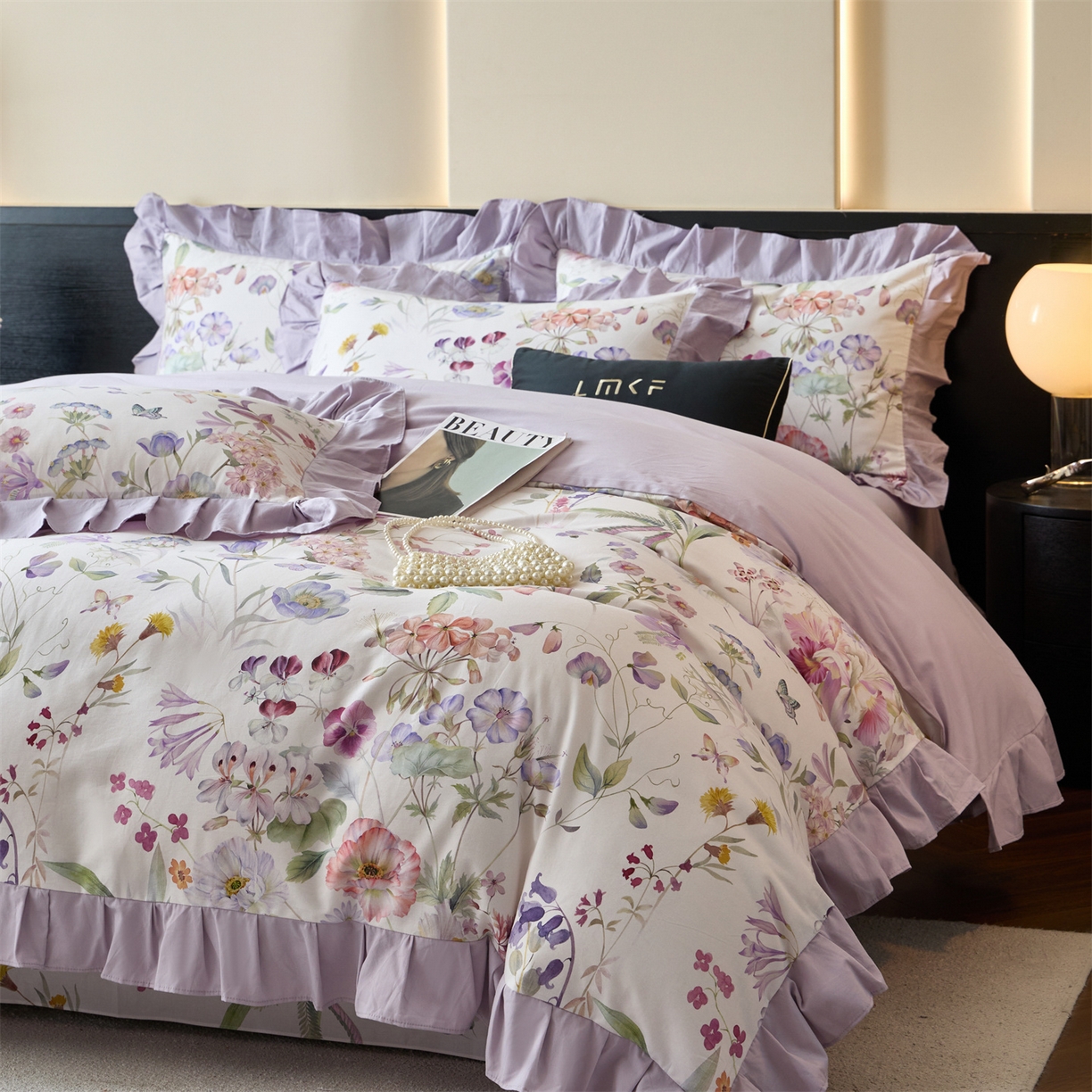 91家纺网 家纺一手货源 找家纺 蓝米卡夫 2025秋冬-全棉60支磨毛数码印花-花边款（礼盒包装）提供买家秀 琉璃紫韵