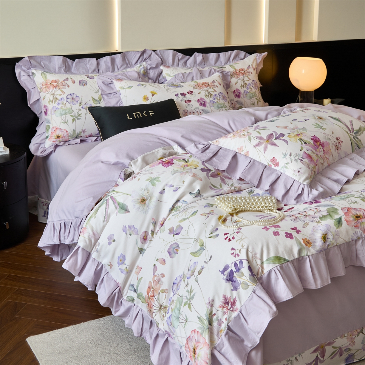 91家纺网 家纺一手货源 找家纺 蓝米卡夫 2025秋冬-全棉60支磨毛数码印花-花边款（礼盒包装）提供买家秀 琉璃紫韵