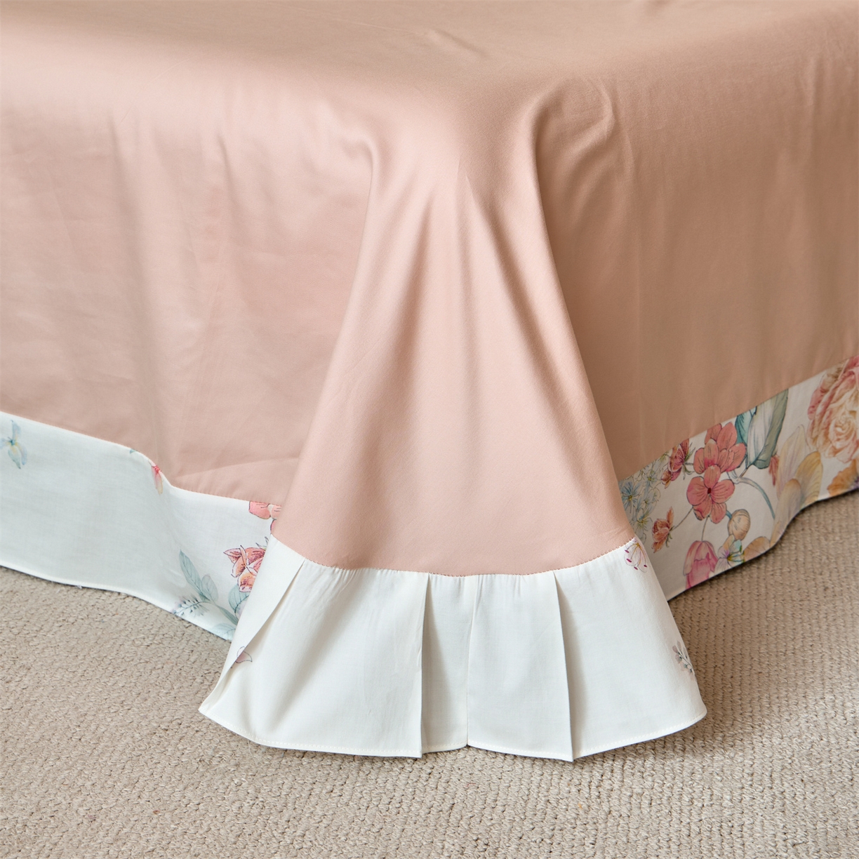 91家纺网 家纺一手货源 找家纺 蓝米卡夫 2025秋冬-全棉60支磨毛数码印花-花边款（礼盒包装）提供买家秀 秘境花海