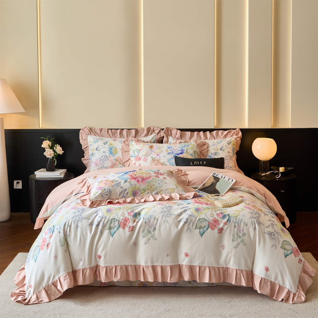 91家纺网 家纺一手货源 找家纺 蓝米卡夫 2025秋冬-全棉60支磨毛数码印花-花边款（礼盒包装）提供买家秀 秘境花海