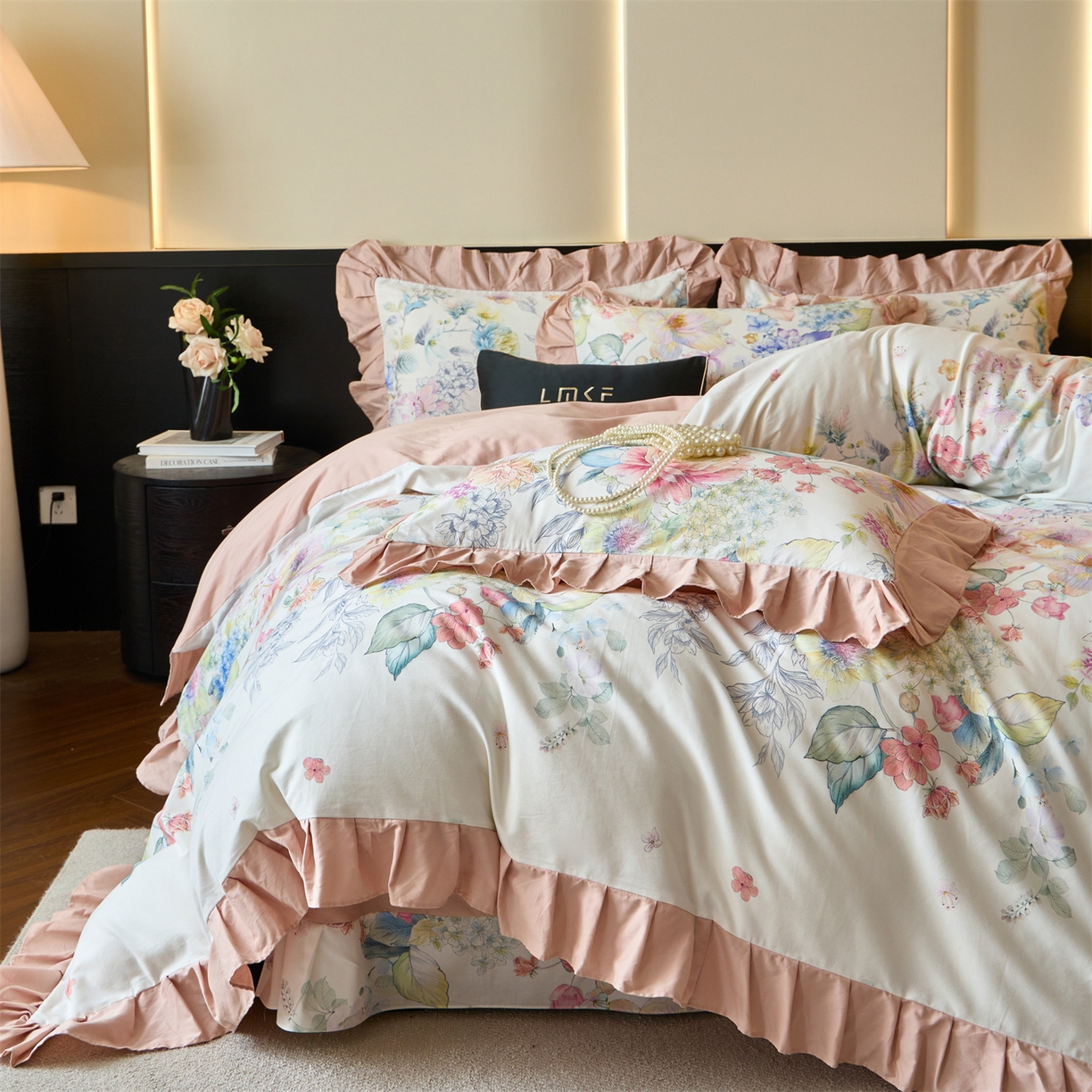 91家纺网 家纺一手货源 找家纺 蓝米卡夫 2025秋冬-全棉60支磨毛数码印花-花边款（礼盒包装）提供买家秀 秘境花海