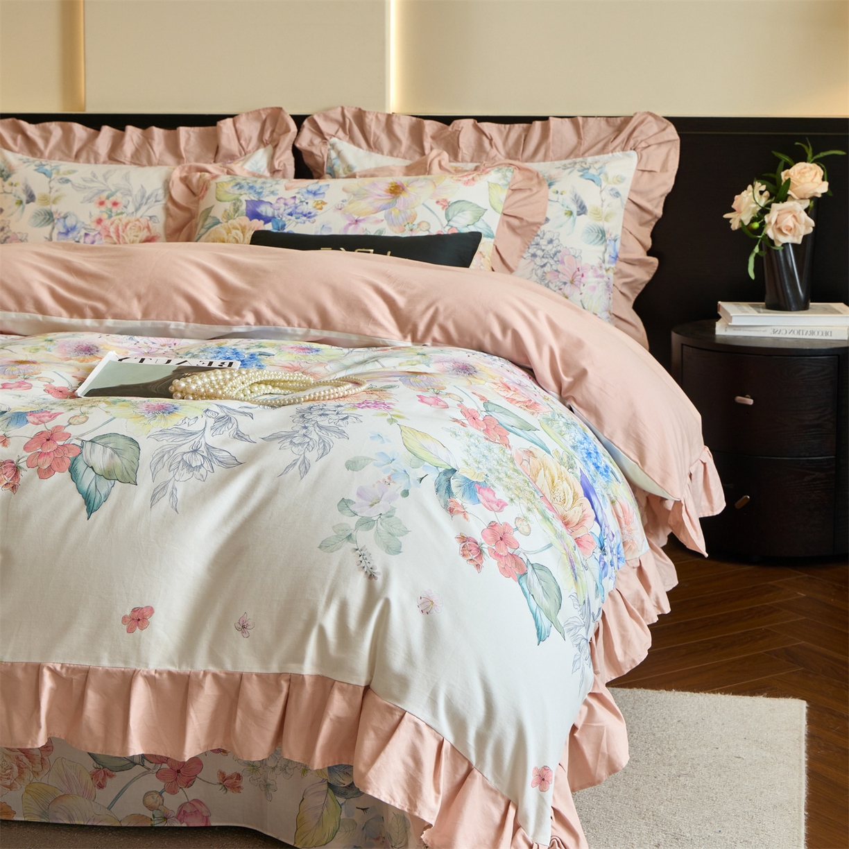 91家纺网 家纺一手货源 找家纺 蓝米卡夫 2025秋冬-全棉60支磨毛数码印花-花边款（礼盒包装）提供买家秀 秘境花海