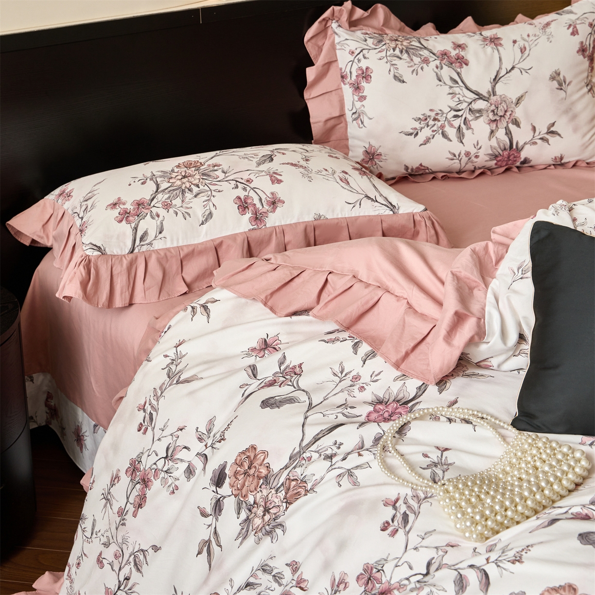 91家纺网 家纺一手货源 找家纺 蓝米卡夫 2025秋冬-全棉60支磨毛数码印花-花边款（礼盒包装）提供买家秀 挽花卿