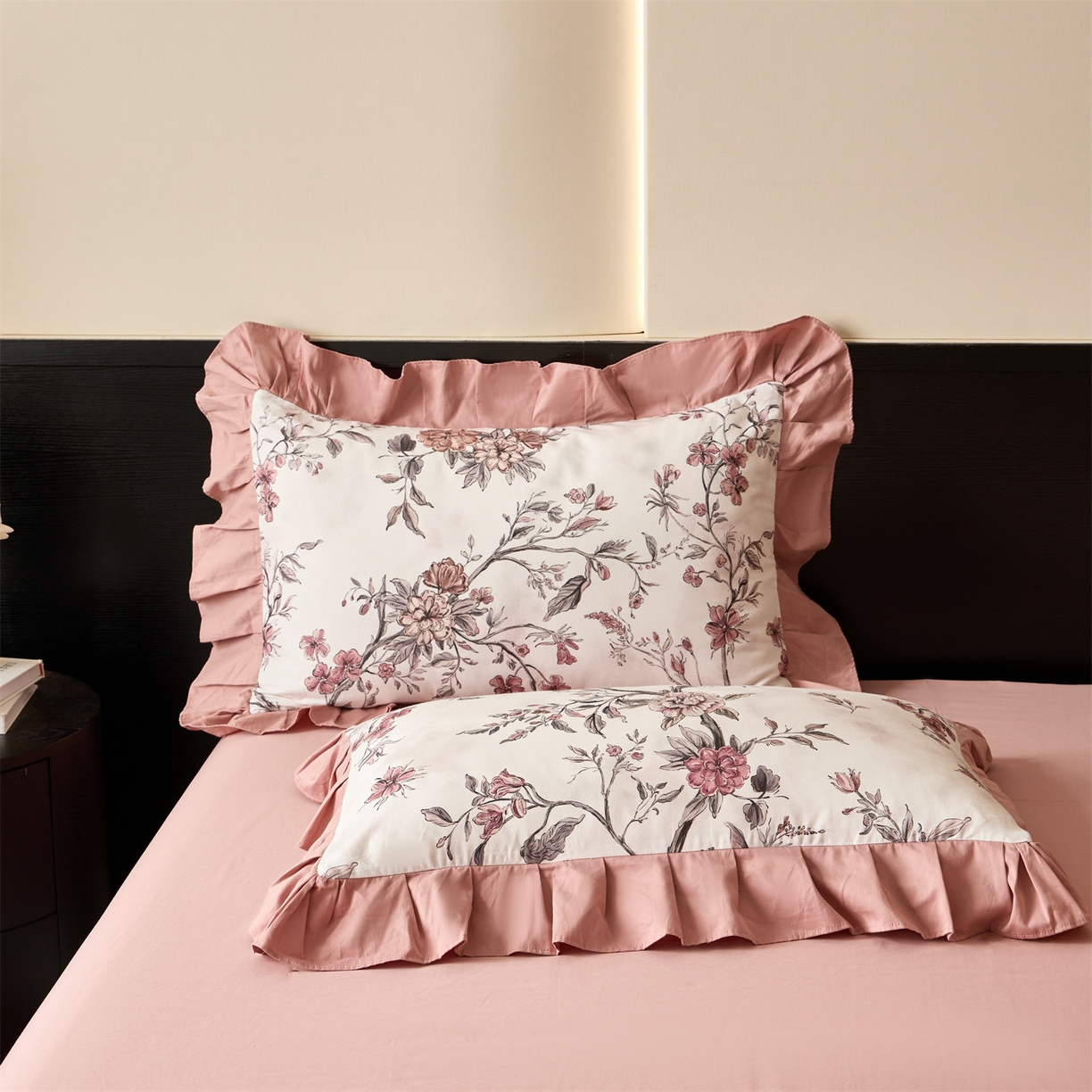 91家纺网 家纺一手货源 找家纺 蓝米卡夫 2025秋冬-全棉60支磨毛数码印花-花边款（礼盒包装）提供买家秀 挽花卿