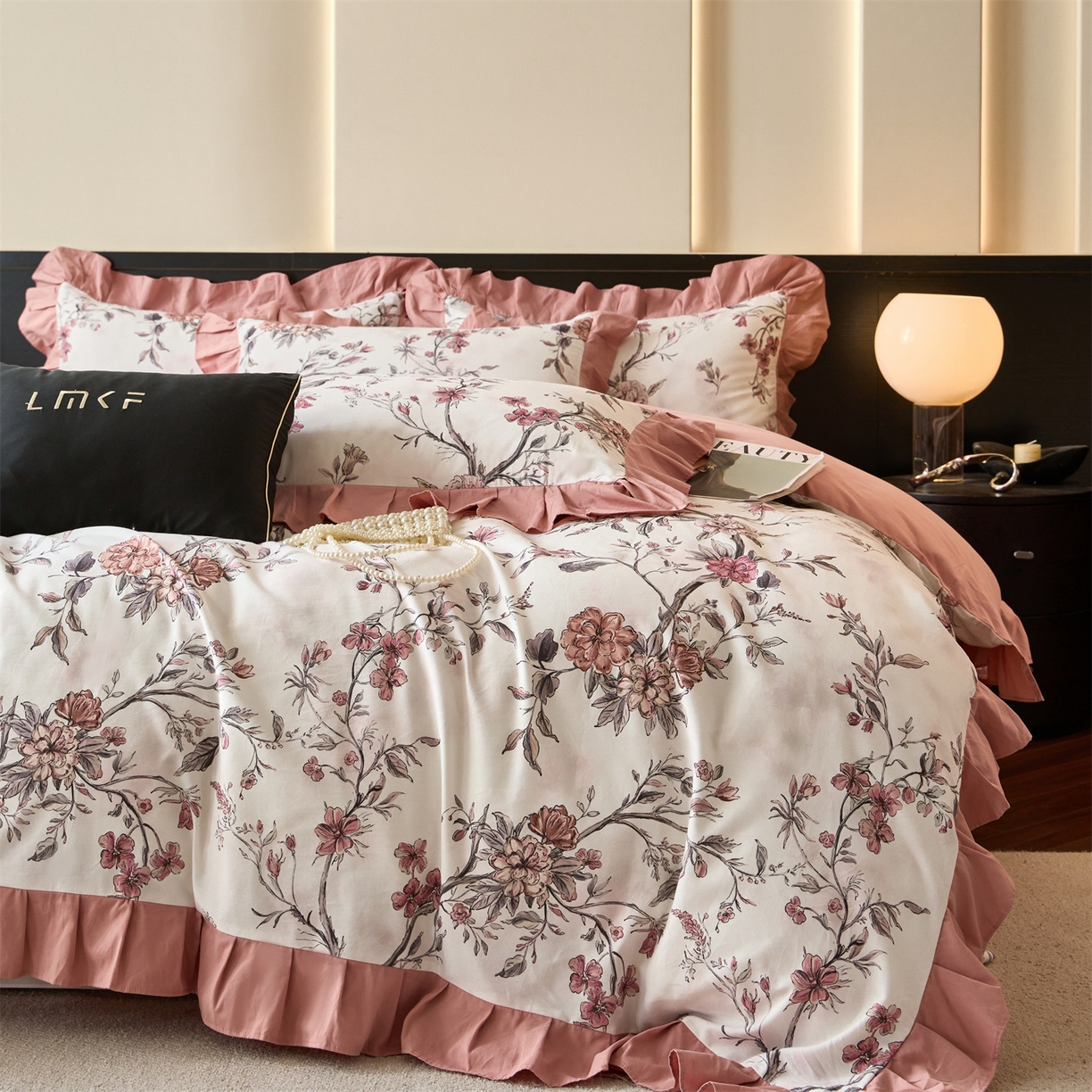 91家纺网 家纺一手货源 找家纺 蓝米卡夫 2025秋冬-全棉60支磨毛数码印花-花边款（礼盒包装）提供买家秀 挽花卿