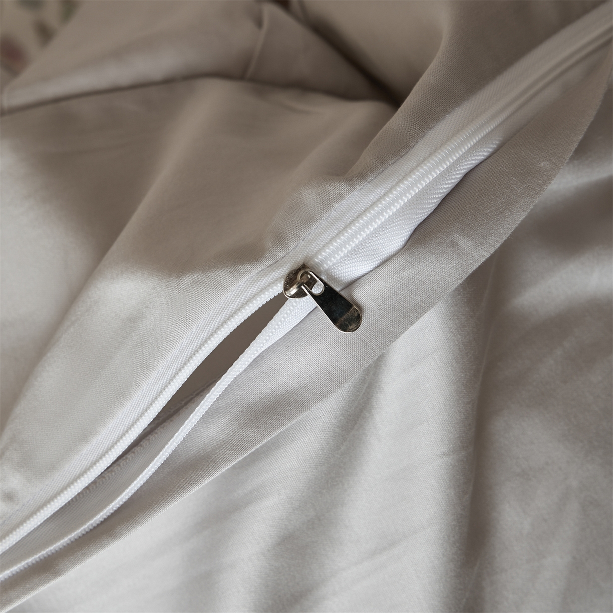 91家纺网 家纺一手货源 找家纺 蓝米卡夫 2025秋冬-全棉60支磨毛数码印花-花边款（礼盒包装）提供买家秀 伊犁