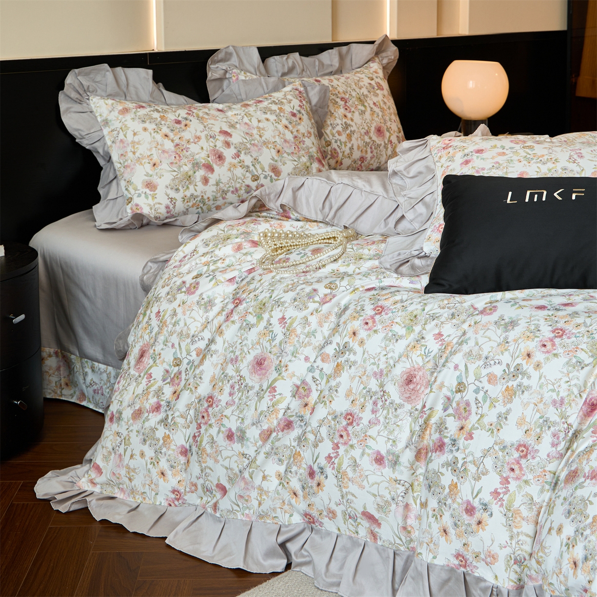 91家纺网 家纺一手货源 找家纺 蓝米卡夫 2025秋冬-全棉60支磨毛数码印花-花边款（礼盒包装）提供买家秀 伊犁