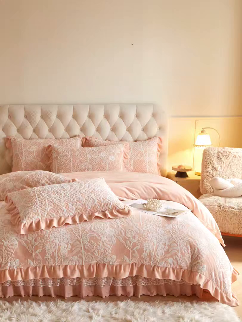 91家纺网 家纺一手货源 找家纺 （总）畅畅家纺 2025新款11斤高克重新款韩版烂花牛奶绒冬季加厚床盖四件套系列