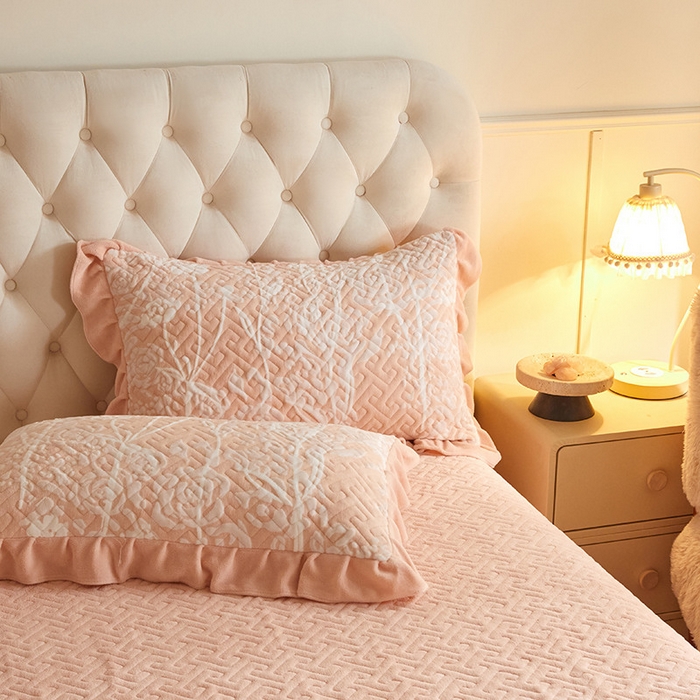 91家纺网 家纺一手货源 找家纺 （总）畅畅家纺 2025新款11斤高克重新款韩版烂花牛奶绒冬季加厚床盖四件套系列