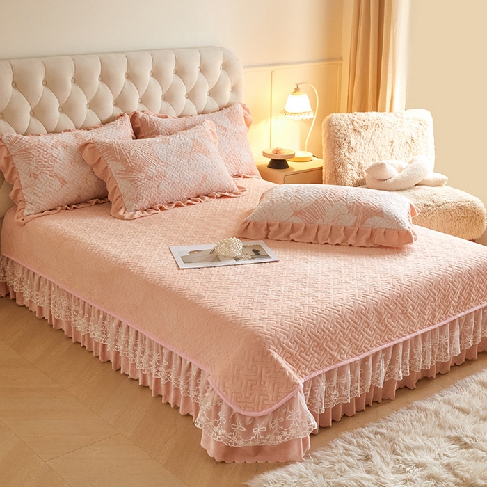 91家纺网 家纺一手货源 找家纺 畅畅家纺 2025新款11斤高克重新款韩版烂花牛奶绒冬季加厚床盖四件套系列 雾里看花-粉玉