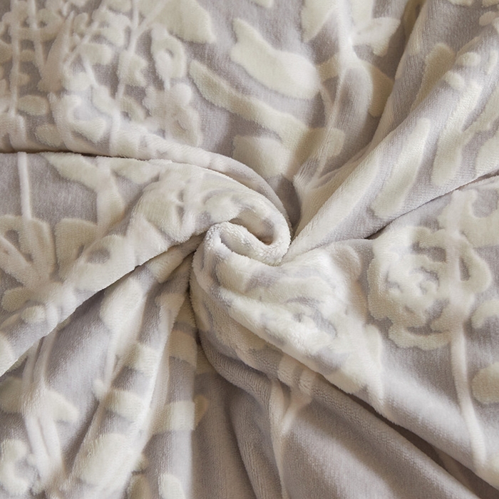 91家纺网 家纺一手货源 找家纺 畅畅家纺 2025新款11斤高克重新款韩版烂花牛奶绒冬季加厚床盖四件套系列 雾里看花-浅灰