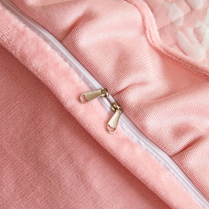 91家纺网 家纺一手货源 找家纺 畅畅家纺 2025新款11斤高克重新款韩版烂花牛奶绒冬季加厚床盖四件套系列 雾里看花-桃粉