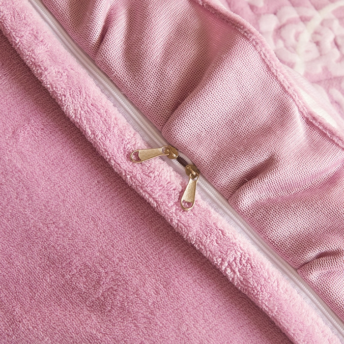 91家纺网 家纺一手货源 找家纺 畅畅家纺 2025新款11斤高克重新款韩版烂花牛奶绒冬季加厚床盖四件套系列 雾里看花-雪青紫