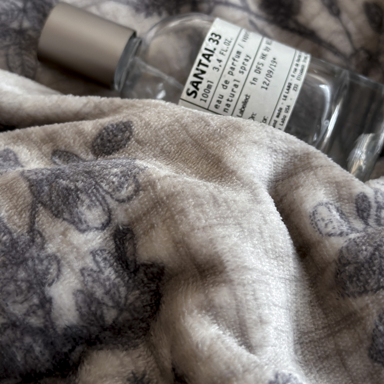 91家纺网 家纺一手货源 找家纺 （总）三朵家纺 2025新款秋冬法式复古风法莱绒花边四件套