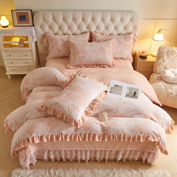 91家纺网 家纺一手货源 找家纺 畅畅家纺 2025新款11斤高克重新款韩版烂花牛奶绒冬季加厚床盖四件套系列 幽兰-粉玉