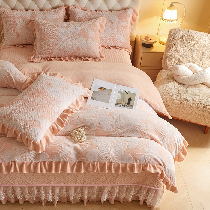 91家纺网 家纺一手货源 找家纺 畅畅家纺 2025新款11斤高克重新款韩版烂花牛奶绒冬季加厚床盖四件套系列 幽兰-粉玉