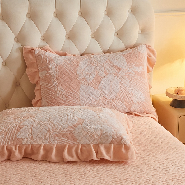 91家纺网 家纺一手货源 找家纺 畅畅家纺 2025新款11斤高克重新款韩版烂花牛奶绒冬季加厚床盖四件套系列 幽兰-粉玉