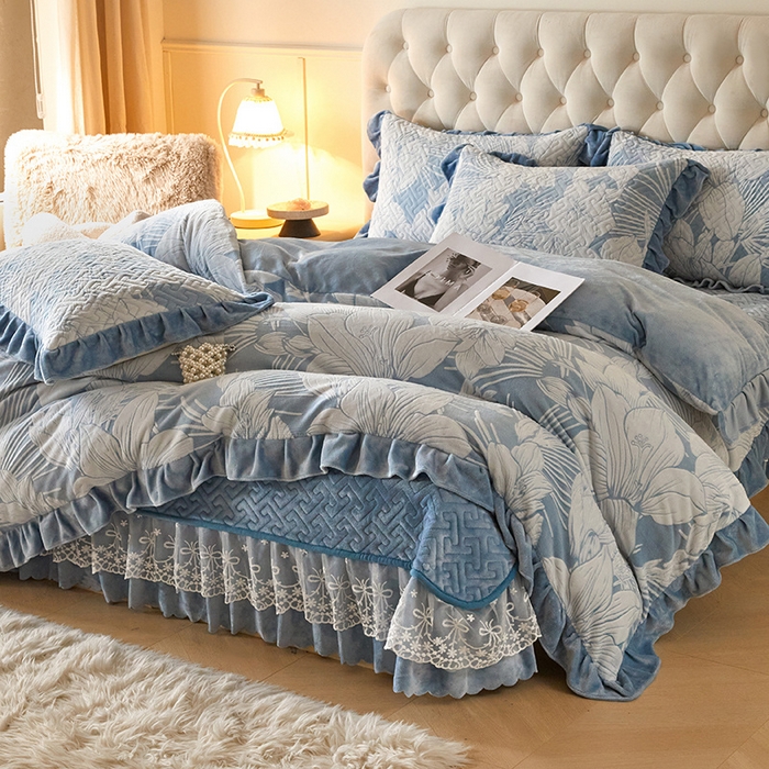 91家纺网 家纺一手货源 找家纺 畅畅家纺 2025新款11斤高克重新款韩版烂花牛奶绒冬季加厚床盖四件套系列 幽兰-海蓝
