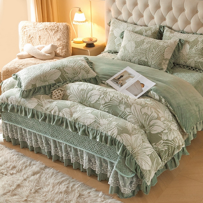 91家纺网 家纺一手货源 找家纺 畅畅家纺 2025新款11斤高克重新款韩版烂花牛奶绒冬季加厚床盖四件套系列 幽兰-海藻青