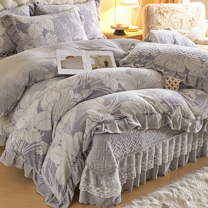 91家纺网 家纺一手货源 找家纺 畅畅家纺 2025新款11斤高克重新款韩版烂花牛奶绒冬季加厚床盖四件套系列 幽兰-灰紫