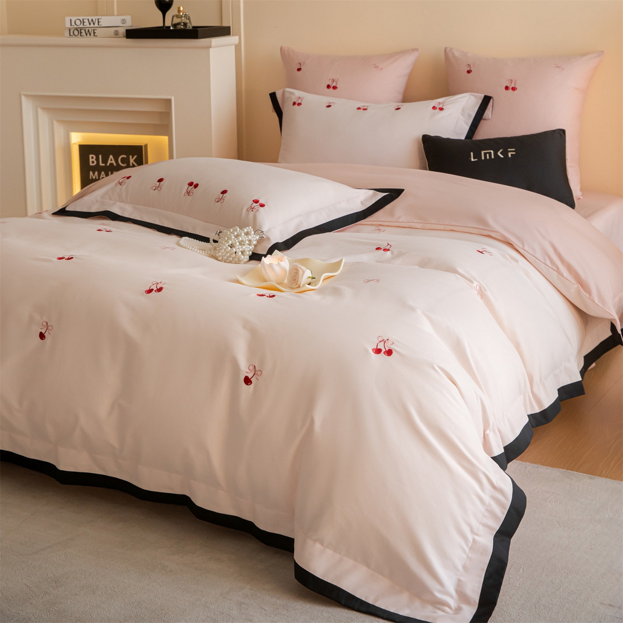 91家纺网 家纺一手货源 找家纺 蓝米卡夫 2025秋冬-全棉60支磨毛绣花-小确樱桃系列（礼盒包装）提供买家秀 小确樱桃-粉