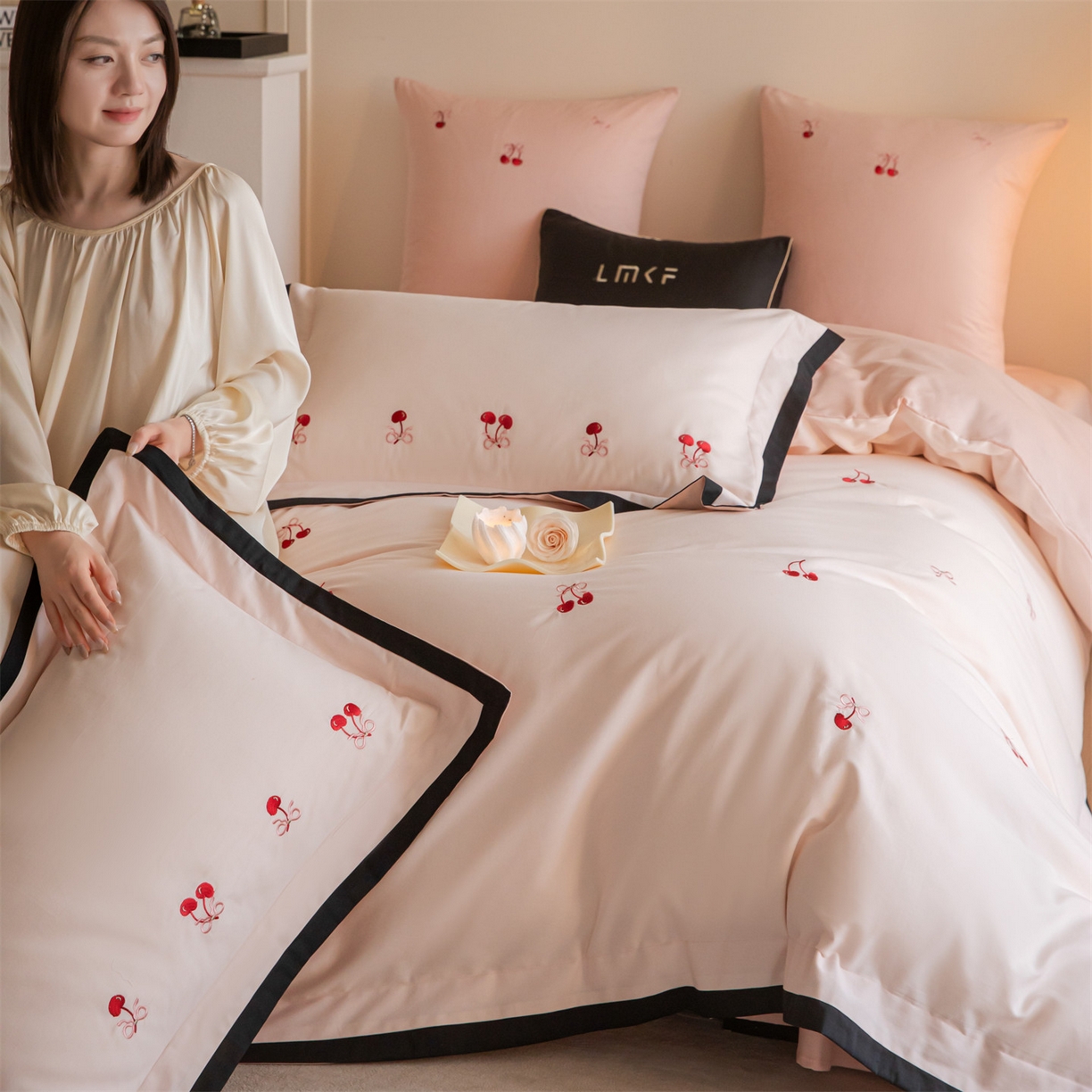 91家纺网 家纺一手货源 找家纺 蓝米卡夫 2025秋冬-全棉60支磨毛绣花-小确樱桃系列（礼盒包装）提供买家秀 小确樱桃-粉