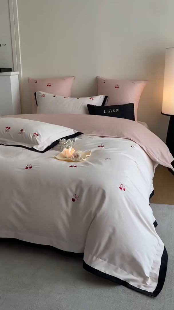 91家纺网 家纺一手货源 找家纺 蓝米卡夫 2025秋冬-全棉60支磨毛绣花-小确樱桃系列（礼盒包装）提供买家秀 小确樱桃-粉