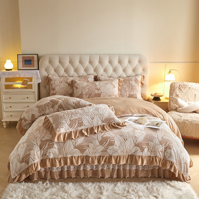 畅畅家纺 2025新款11斤高克重新款韩版烂花牛奶绒冬季加厚床盖四件套系列 幽兰-咖