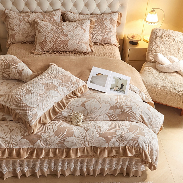 91家纺网 家纺一手货源 找家纺 畅畅家纺 2025新款11斤高克重新款韩版烂花牛奶绒冬季加厚床盖四件套系列 幽兰-咖