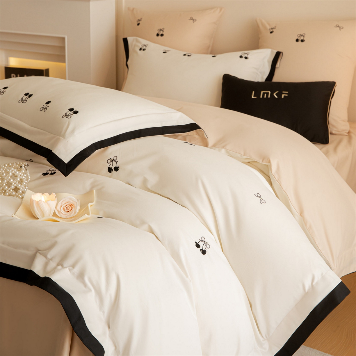 91家纺网 家纺一手货源 找家纺 蓝米卡夫 2025秋冬-全棉60支磨毛绣花-小确樱桃系列（礼盒包装）提供买家秀 小确樱桃-米